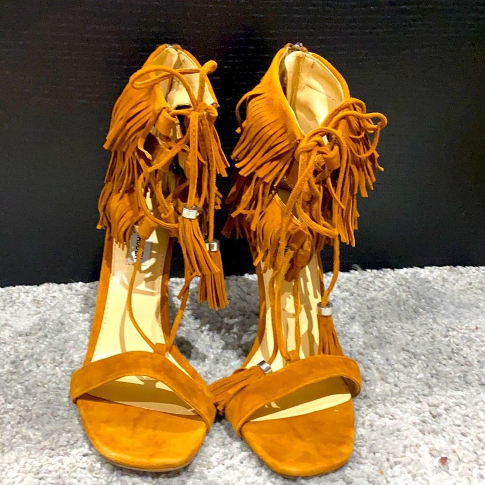 Steven Madden brown suede ruffles high heels